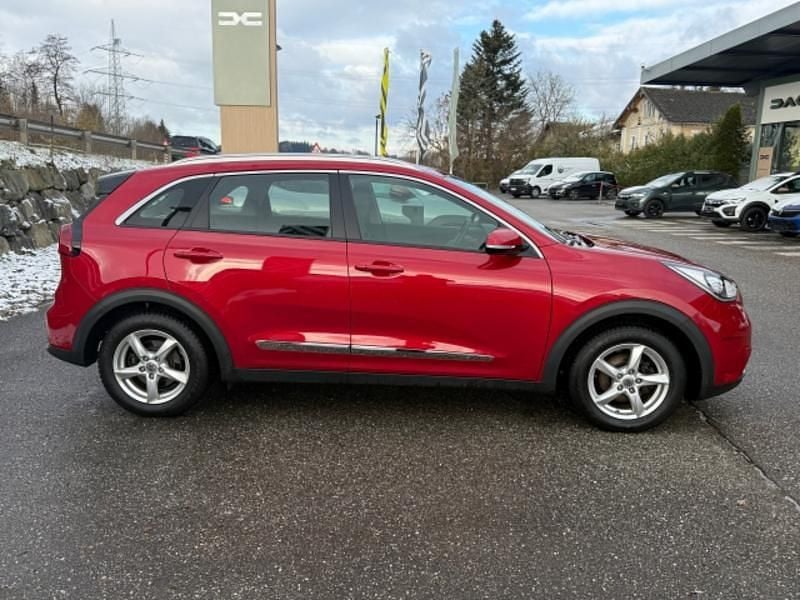 Gebraucht Kia Niro Silver 105 PS (77 kW) 2019 Rot SUV