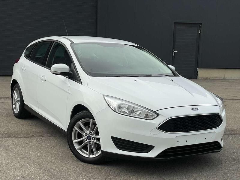 Gebraucht Ford Focus Trend 95 PS (69 kW) 2017 Weiß Limousine