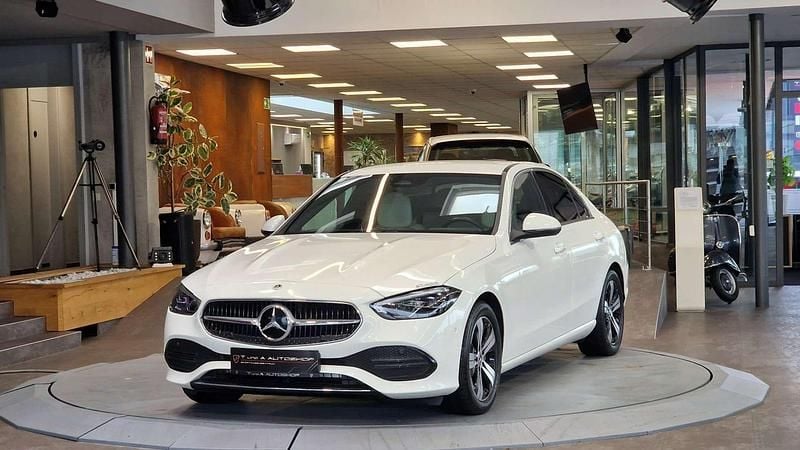 Weiß Gebraucht 2022 Mercedes C220 Limousine | € 37.480 (Superpreis) - Bild 1/4