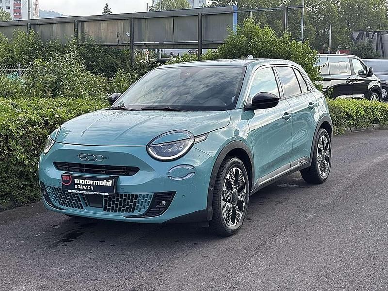 Blau Gebraucht 2024 Fiat 600E La Prima SUV | € 32.990 (Teuer) - Bild 1/4