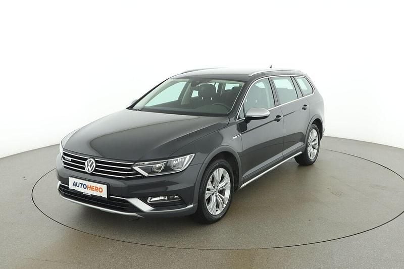 Grau Gebraucht 2018 VW Passat Alltrack Kombi | € 23.590 (Guter Preis) - Bild 1/3