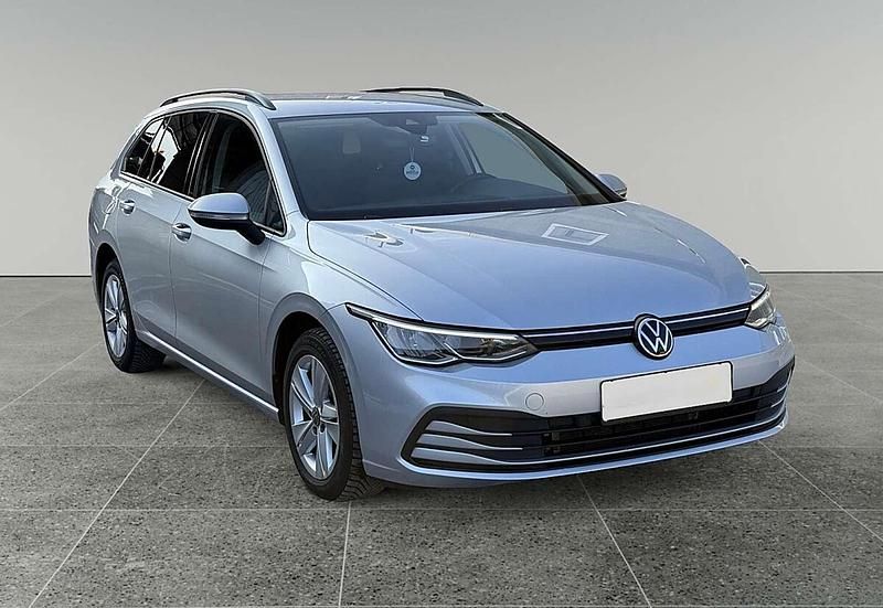 Gebraucht VW Golf VIII Life 150 PS (110 kW) 2021 Schwarz Kombi