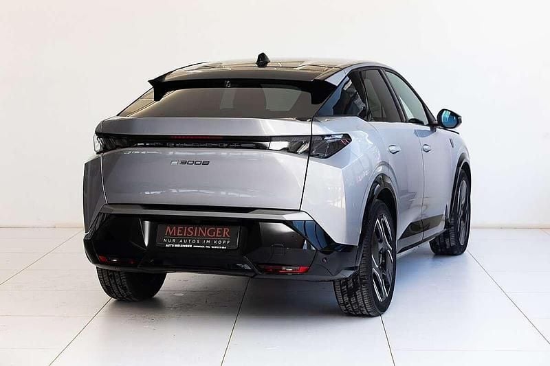 Gebraucht Peugeot e-3008 157 kW (214 PS) 2025 Grau SUV
