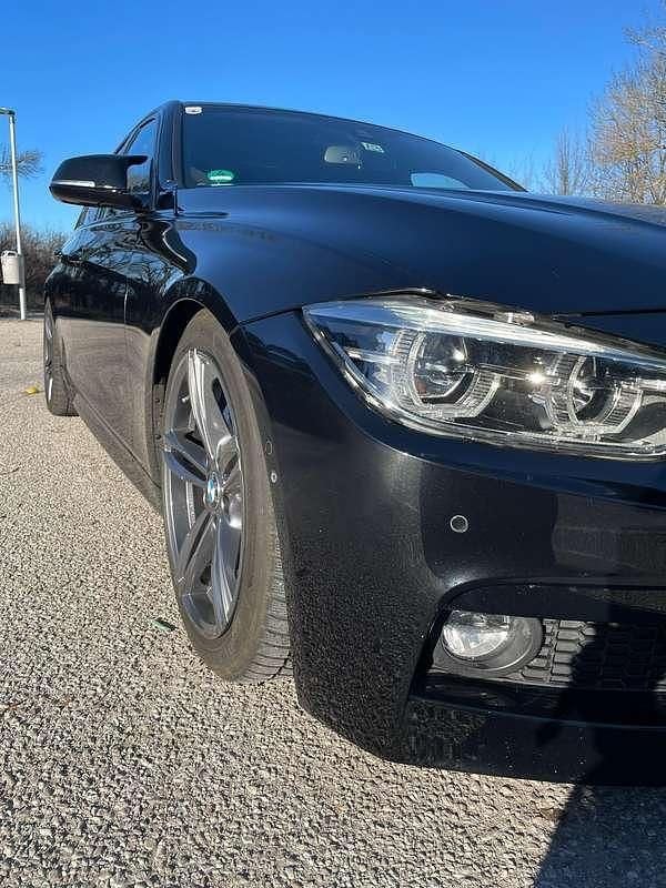 Gebraucht BMW 330 M Sport 258 PS (189 kW) 2016 Schwarz Limousine