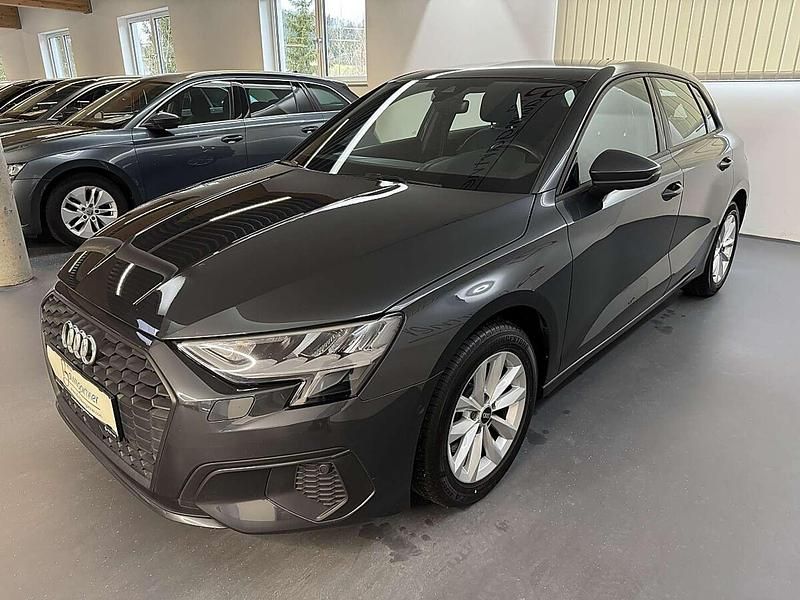 Gebraucht Audi A3 150 PS (110 kW) 2021 Grau Limousine