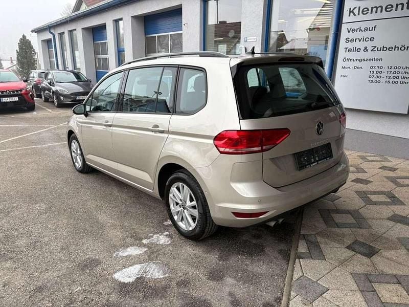 Gebraucht VW Touran Comfortline 150 PS (110 kW) 2024 Silber Van / Kleinbus
