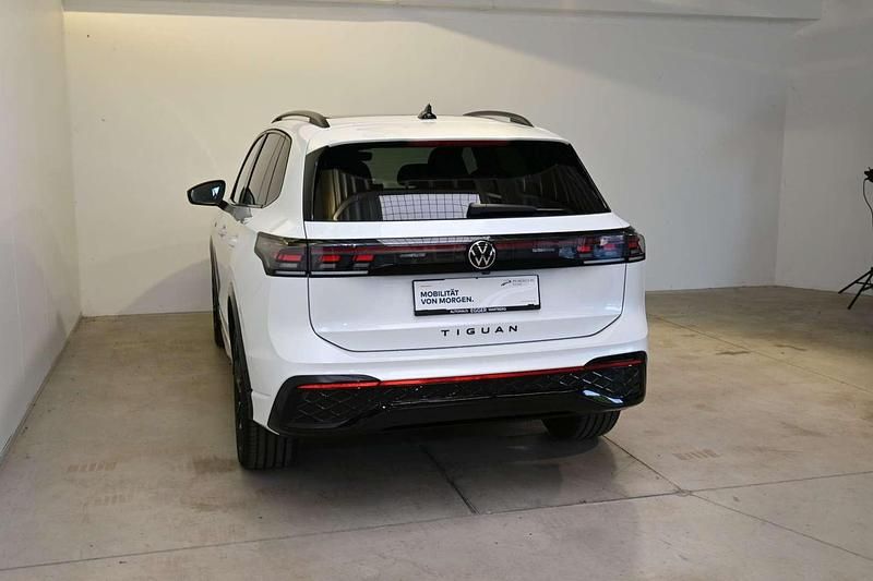 Gebraucht VW Tiguan Sport 150 PS (110 kW) 2025 Weiß SUV