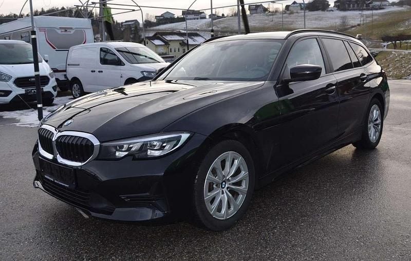 Gebraucht BMW 320 Sport Line 190 PS (139 kW) 2021 Schwarz Kombi