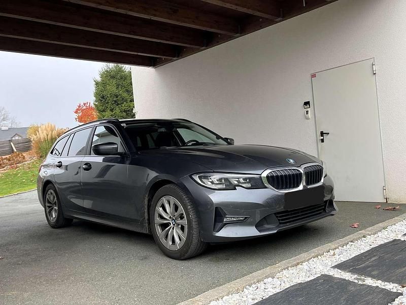 Gebraucht BMW 320 190 PS (139 kW) 2021 Silber Kombi