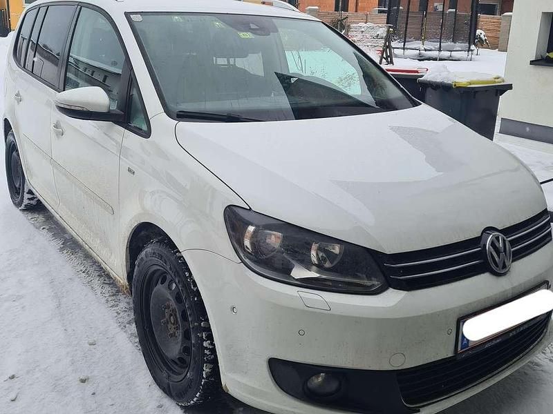Gebraucht VW Touran Comfortline 105 PS (77 kW) 2014 Weiß Van / Kleinbus