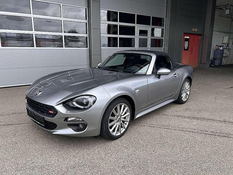 Grau Gebraucht 2019 Fiat 124 Spider Lusso Cabrio | € 19.990 - Bild 1/4