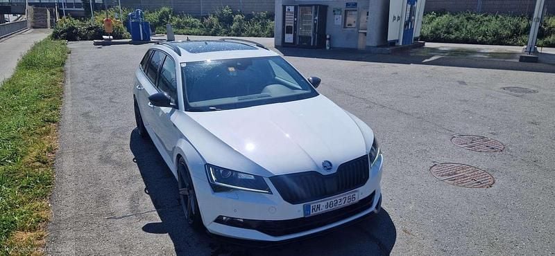 Gebraucht Skoda Superb SportLine 190 PS (139 kW) 2017 Weiß Kombi