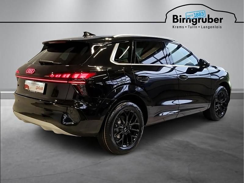 Neu Audi Q3 150 PS (110 kW) 2026 Schwarz  metallicperleffektno SUV
