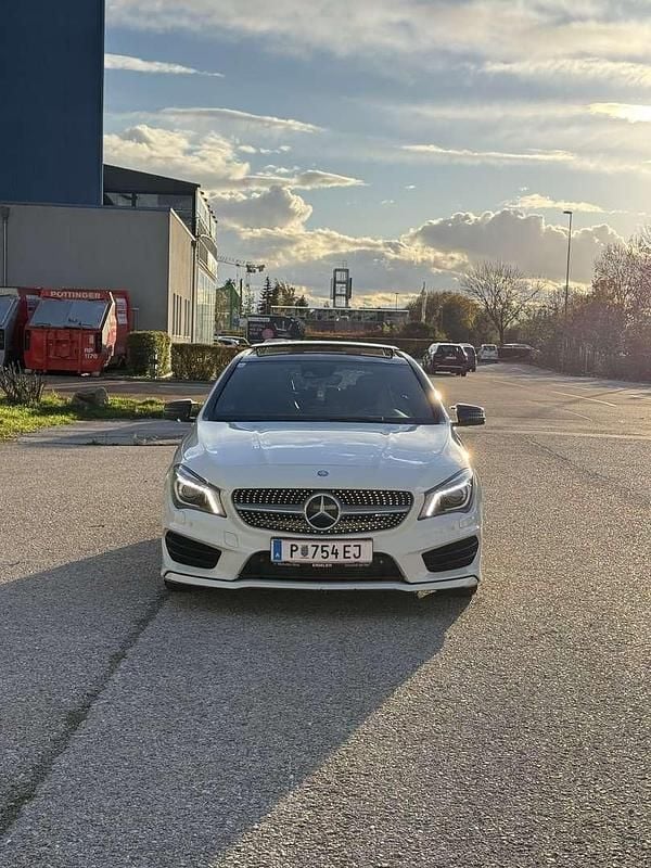 Gebraucht Mercedes CLA220 Shooting Brake AMG line 177 PS (130 kW) 2015 Weiß Kombi