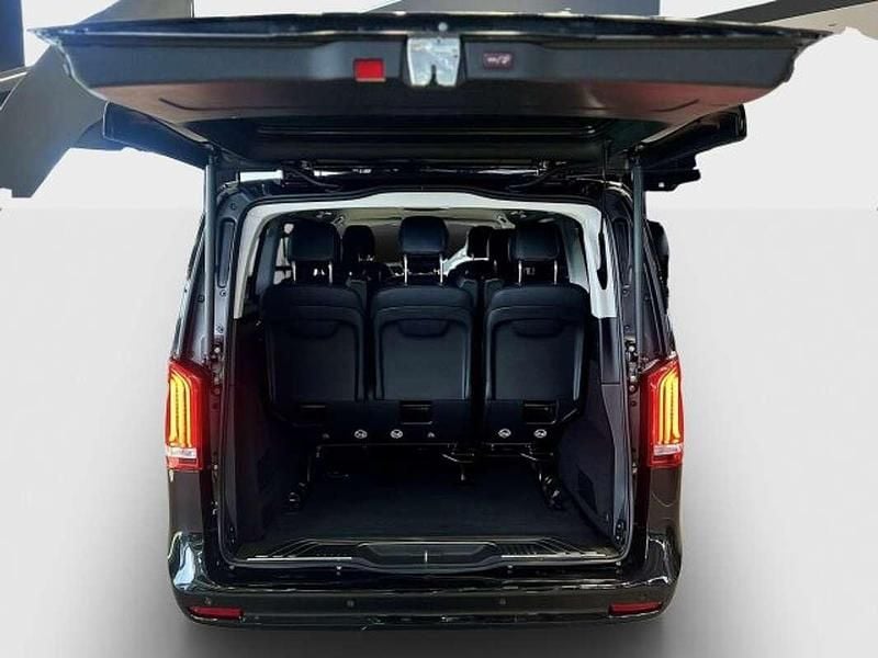 Gebraucht Mercedes V220 Avantgarde Edition 163 PS (119 kW) 2023 Schwarz Van / Kleinbus