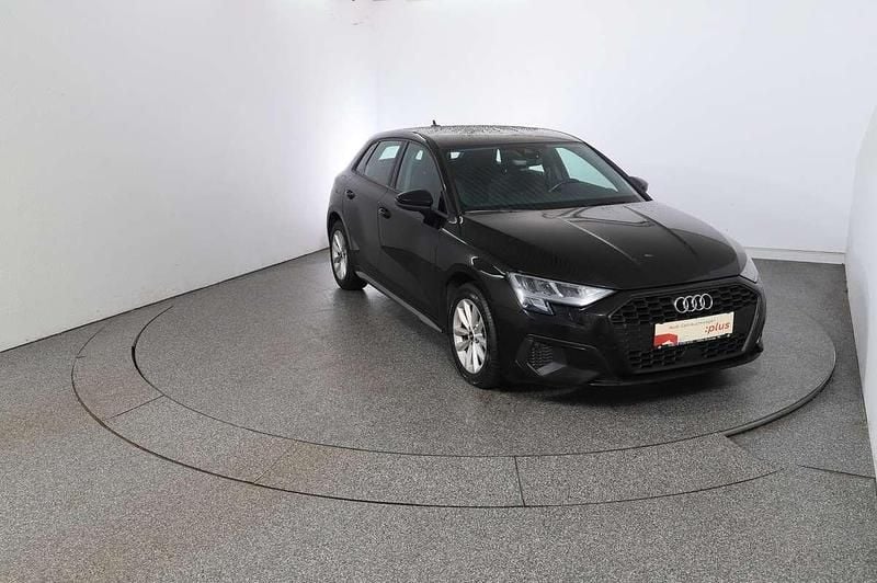 Gebraucht Audi A3 116 PS (85 kW) 2022 Schwarz Limousine
