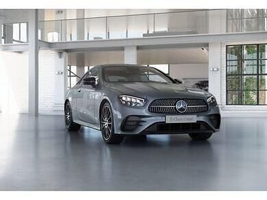 Gebraucht Mercedes E220 194 PS (142 kW) 2022 Selenitgrau metallic Coupé