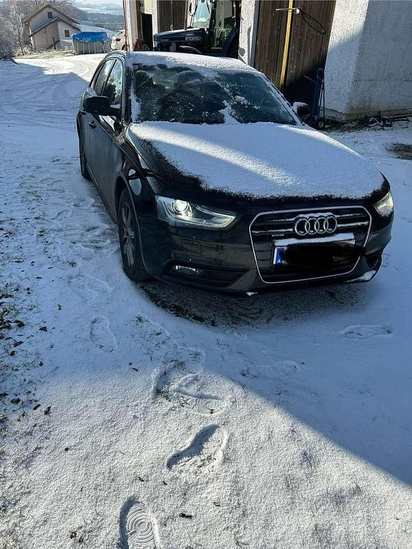 Gebraucht Audi A4 150 PS (110 kW) 2014 Schwarz Kombi