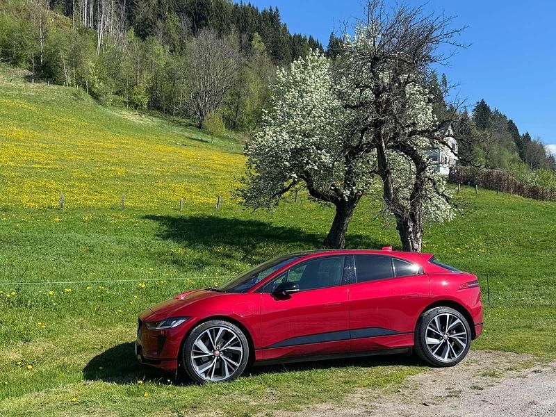 Rot Gebraucht 2022 Jaguar I-Pace SUV | € 36.900 (Etwas zu teuer) - Bild 1/4