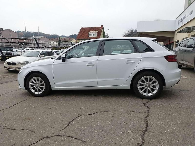 Gebraucht Audi A3 Design 105 PS (77 kW) 2013 Weiß Limousine