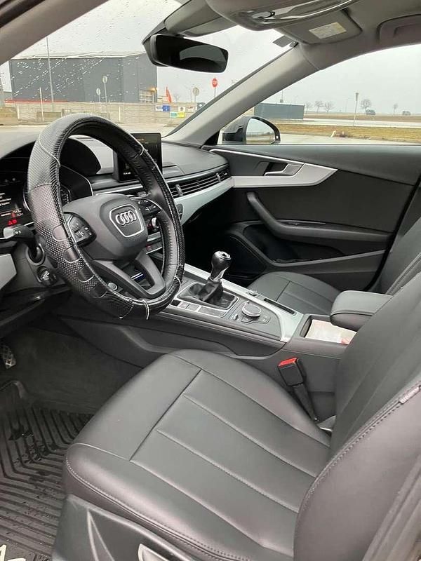 Gebraucht Audi A4 122 PS (89 kW) 2016 Schwarz Limousine