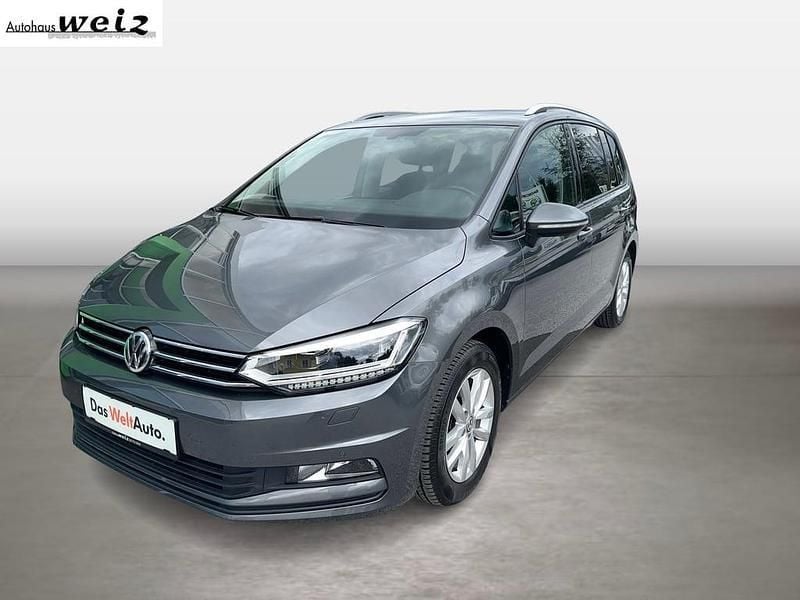 Dunkelgrau metallic Gebraucht 2017 VW Touran Edition Van / Kleinbus | € 18.590 (Teuer) - Bild 1/4