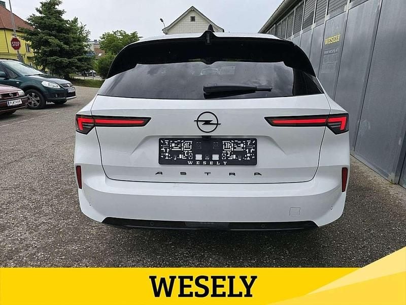Neu Opel Astra 131 PS (96 kW) 2025 Weiß Kombi