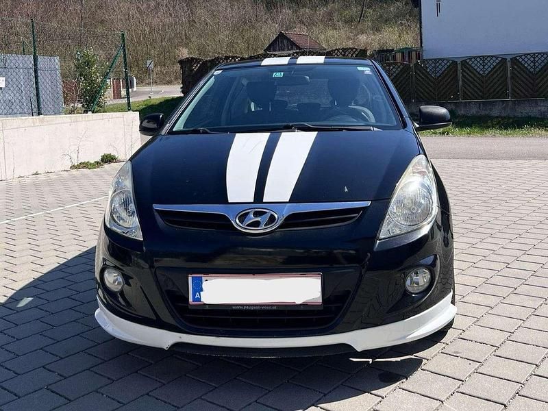 Gebraucht Hyundai i20 77 PS (56 kW) 2010 Limousine