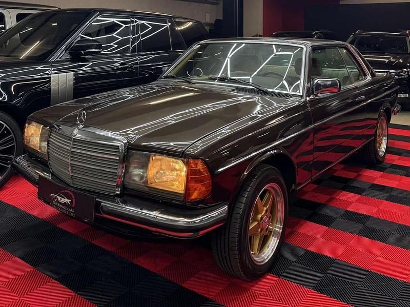 Gebraucht Mercedes 280 185 PS (136 kW) 1983 Braun Coupé