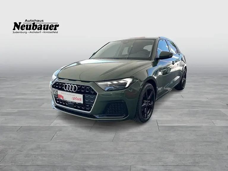 Gebraucht Audi Q3 Ambiente 150 PS (110 kW) 2025 Silber  metallic SUV