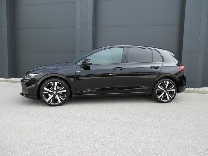 Neu VW Golf VIII 115 PS (84 kW) 2025 Schwarz  metallic Limousine