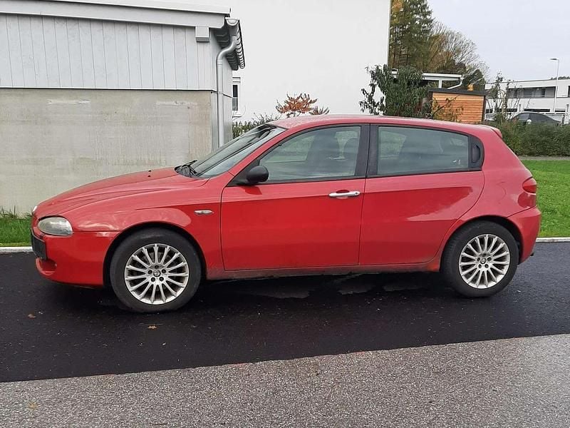Gebraucht Alfa Romeo 147 Distinctive 150 PS (110 kW) 2005 Rot Kleinwagen