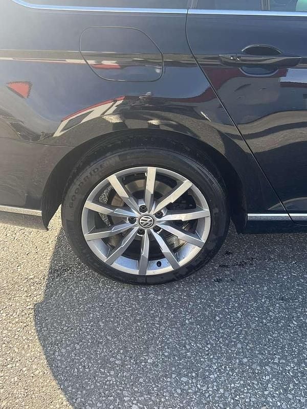 Gebraucht VW Passat Highline 150 PS (110 kW) 2018 Schwarz Kombi