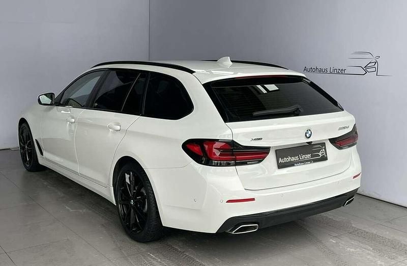 Gebraucht BMW 520 Performance 190 PS (139 kW) 2022 Weiß Kombi