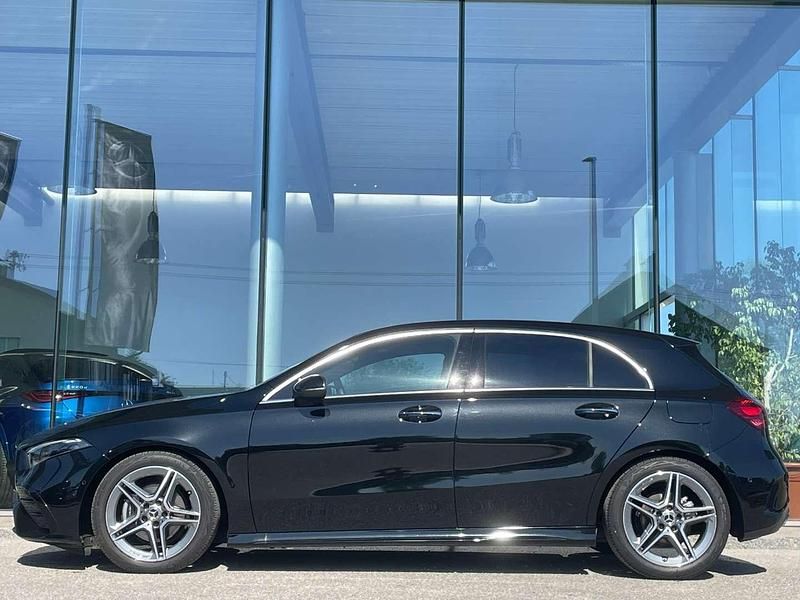 Gebraucht Mercedes A180 AMG line 116 PS (85 kW) 2023 Schwarz Limousine
