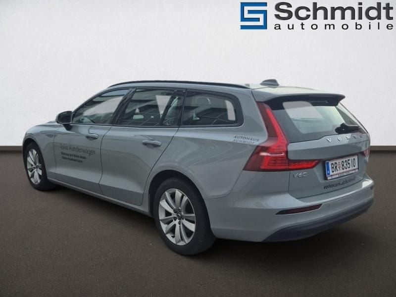 Gebraucht Volvo V60 Core 197 PS (144 kW) 2025 Grau Kombi