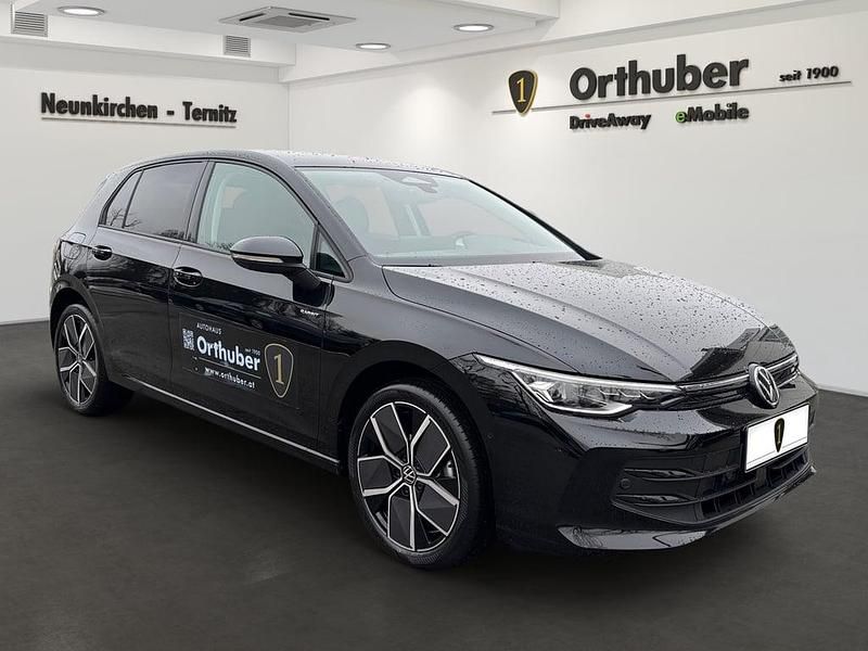 Neu VW Golf VIII 204 PS (150 kW) 2026 Schwarz  metallic