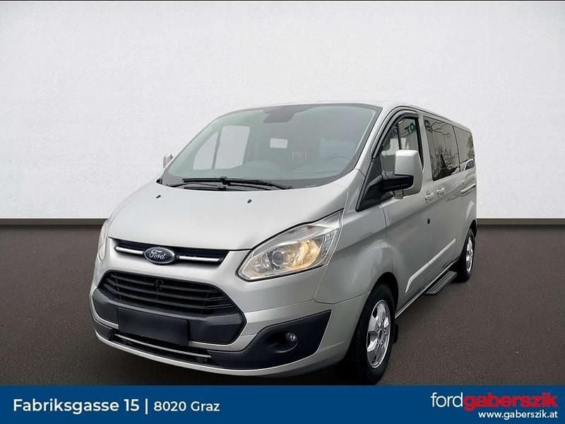 Silber Gebraucht 2017 Ford Tourneo Custom Titanium Van | € 29.990 (Teuer) - Bild 1/4