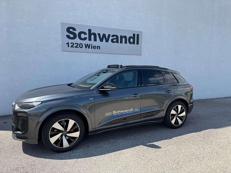 Neu Audi Q6 e-tron Performance 225 kW (306 PS) 2025 Grau SUV