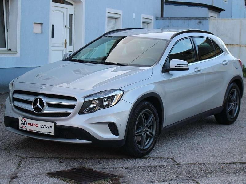 Gebraucht Mercedes GLA180 109 PS (80 kW) 2016 Grau SUV