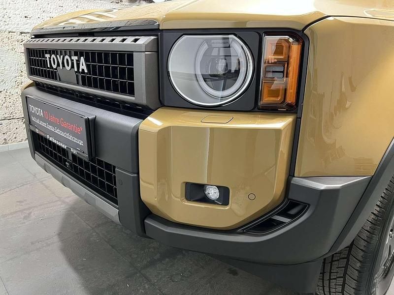 Gebraucht Toyota Land Cruiser Edition 204 PS (150 kW) 2024 Beige SUV