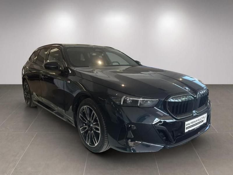 Gebraucht BMW 520 Comfort Edition 197 PS (144 kW) 2025 Schwarz Kombi