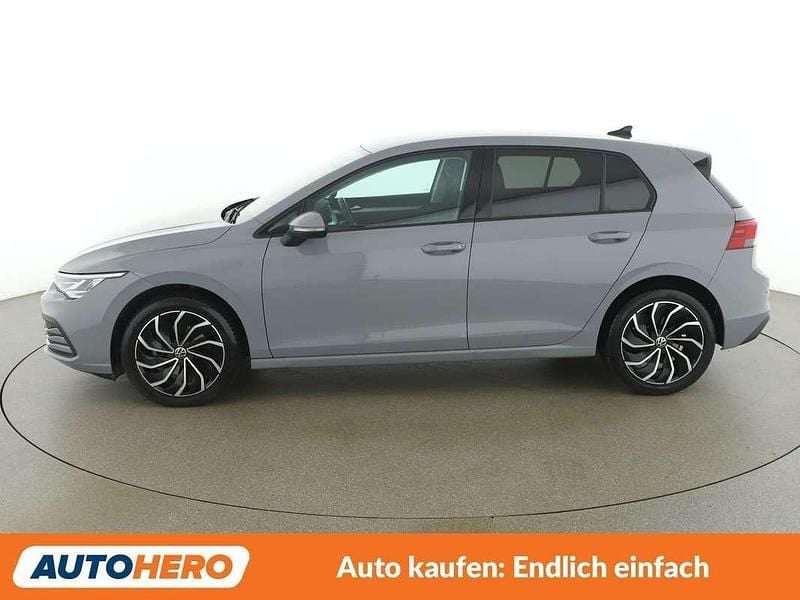 Gebraucht VW Golf VIII Life 110 PS (80 kW) 2022 Grau Kleinwagen