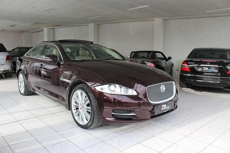Braun Gebraucht 2011 Jaguar XJ Premium Luxury Limousine | € 17.890 - Bild 1/4