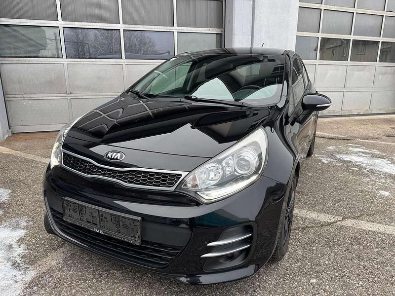 Gebraucht Kia Rio 84 PS (61 kW) 2016 Schwarz Kleinwagen