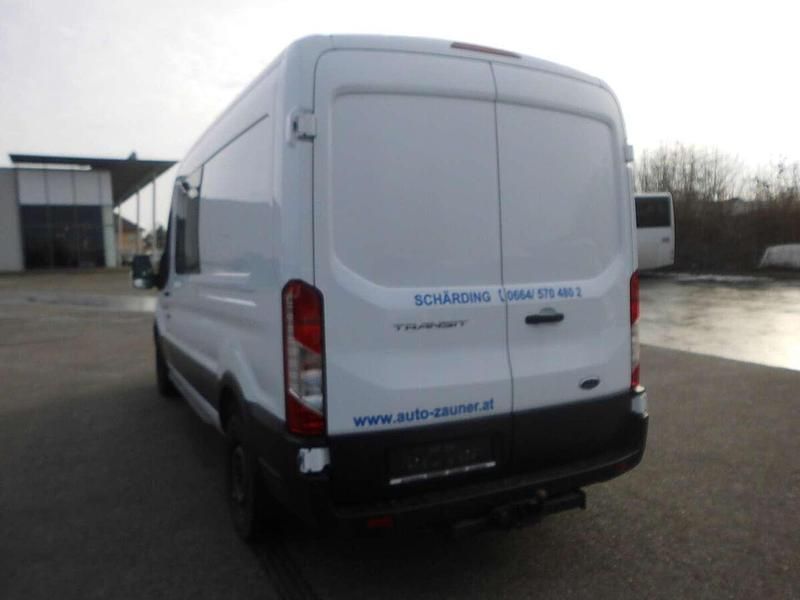 Gebraucht Ford Transit Trend 131 PS (96 kW) 2022 Weiß Van