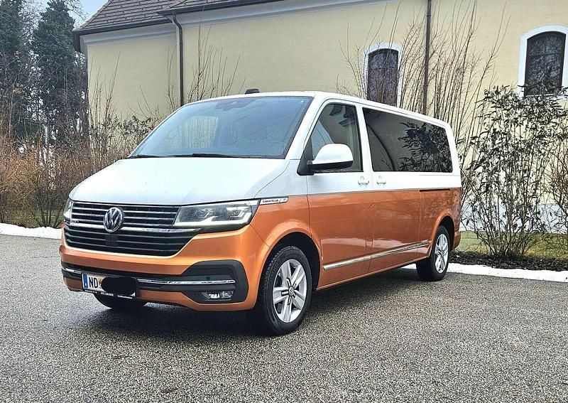 Schwarz Gebraucht 2019 VW Caravelle Highline Van / Kleinbus | € 38.490 (Superpreis) - Bild 1/4