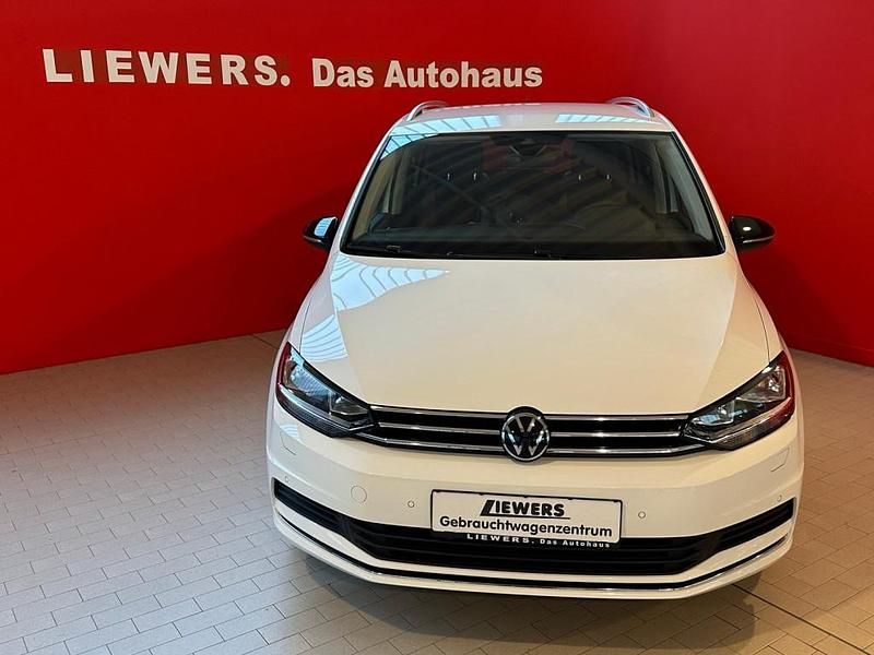 Gebraucht VW Touran Life 150 PS (110 kW) 2025 Weiss  normal Van / Kleinbus