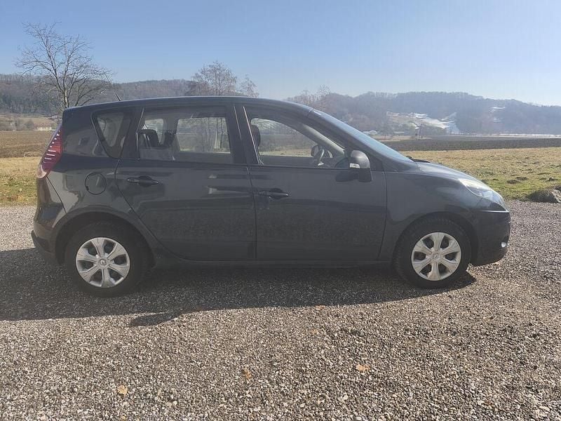 Gebraucht Renault Scénic III 95 PS (69 kW) 2011 Van / Kleinbus