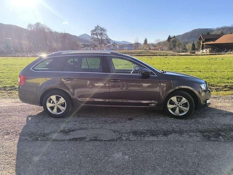 Gebraucht Skoda Octavia Ambition 110 PS (80 kW) 2016 Braun Kleinwagen